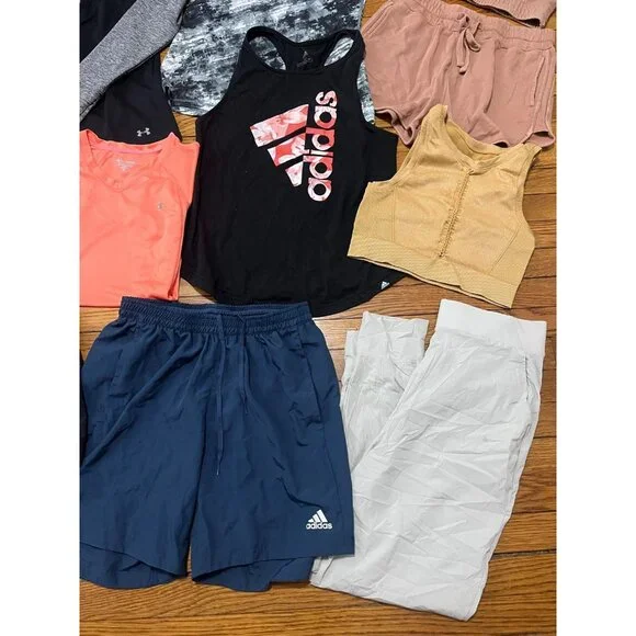 Womens Athletic Clothing Lot 17PCS Size MEDIUM Under Armour Nike Adidas & MORE - Picture 3 of 14